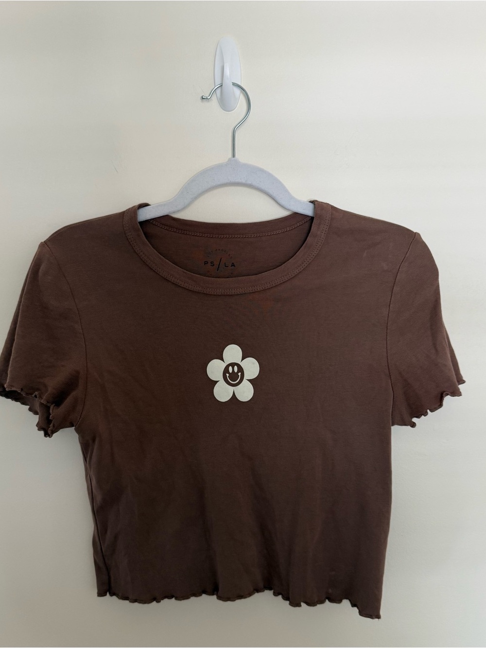 PacSun Brown Short-Sleeve Crop Tee with White Smiley Flower